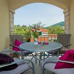 Komun Apartamento *