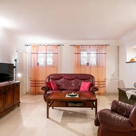 Komun Apartament *