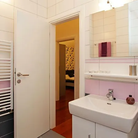 Apartament Komun