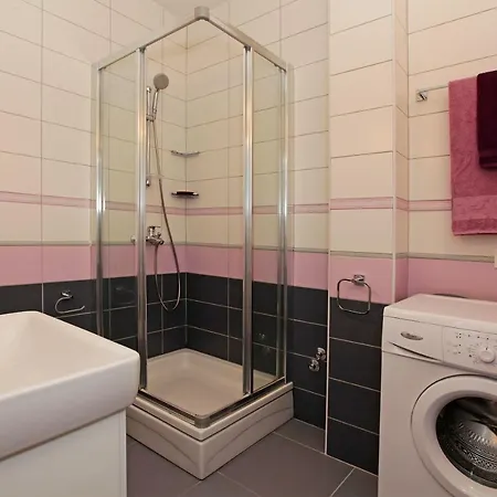 Komun Apartament Vela Luka