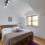 Komun Apartment Vela Luka