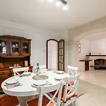 Komun Apartment Vela Luka