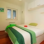 Komun Apartment Vela Luka