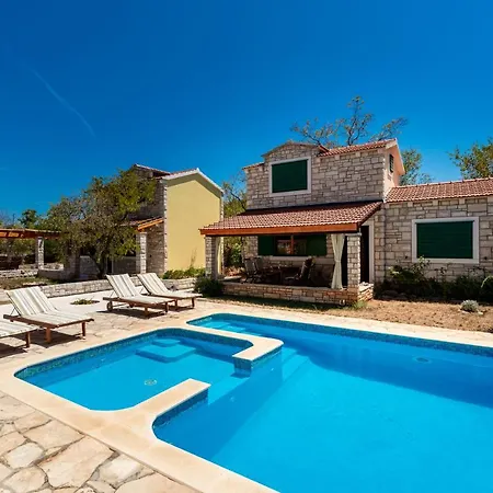 Apartman Komun Vela Luka