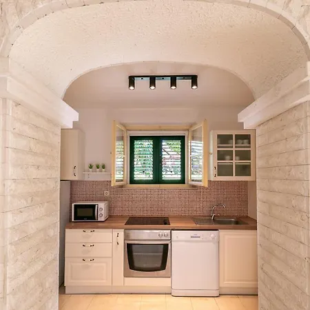 Apartman Komun Vela Luka