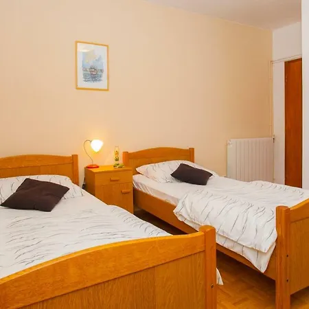 Apartament Komun Vela Luka