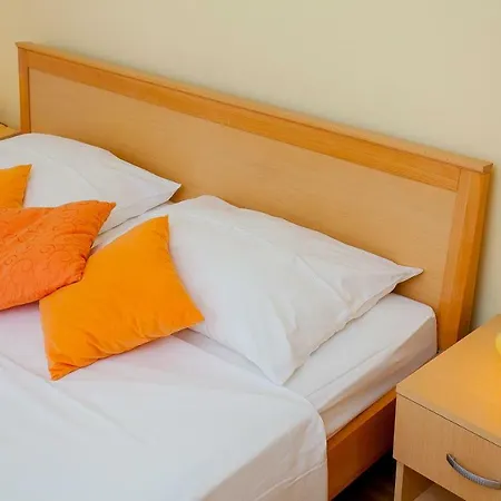 Apartment Komun Vela Luka