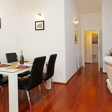 Apartman Komun Vela Luka