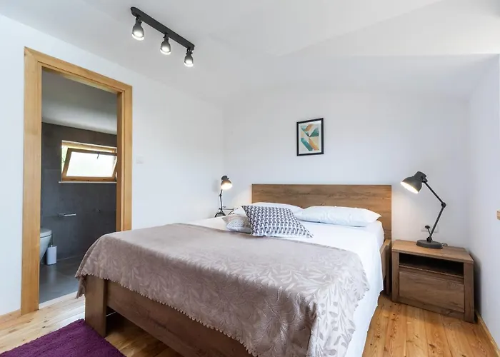 Komun Διαμέρισμα *