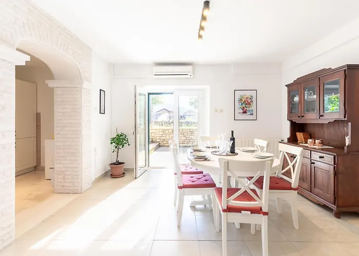 Komun Διαμέρισμα