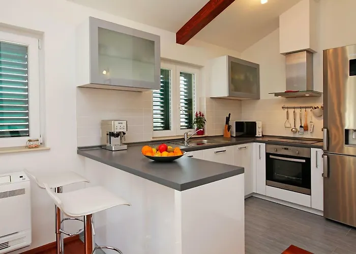 Komun Διαμέρισμα *