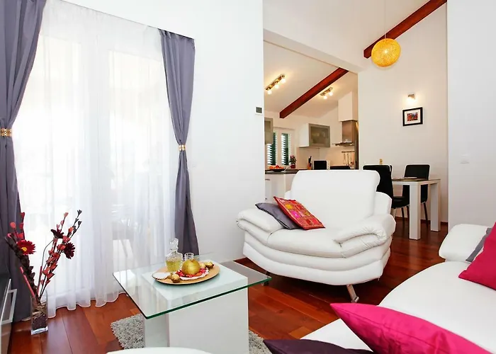 Komun Διαμέρισμα *